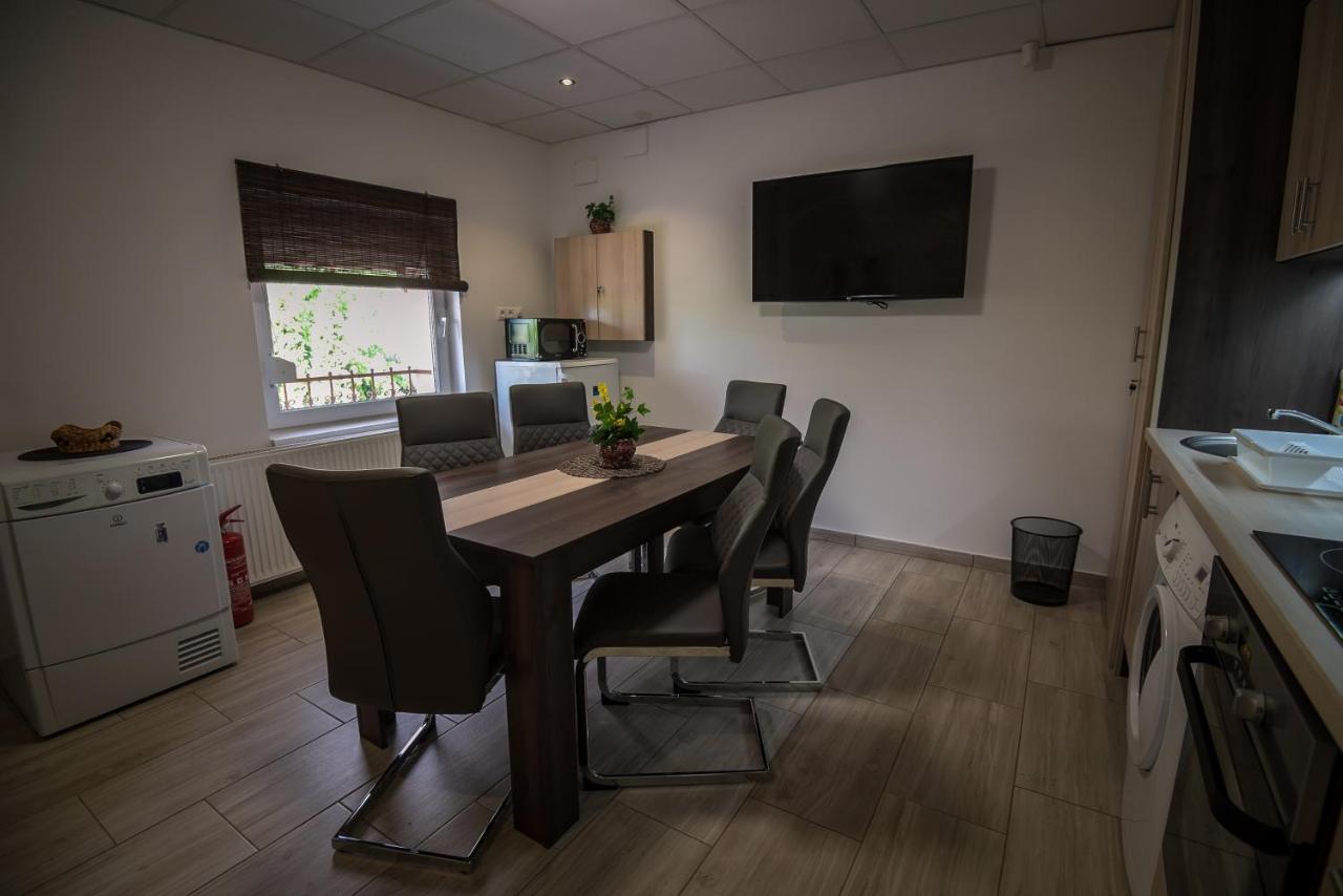 Mokka Apartman Сегед Екстериор снимка