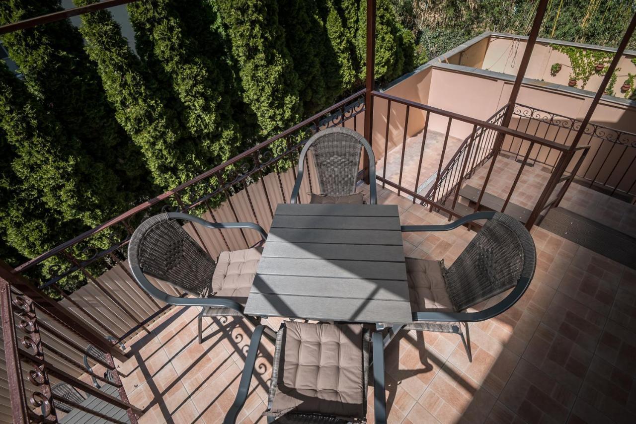 Mokka Apartman Сегед Екстериор снимка