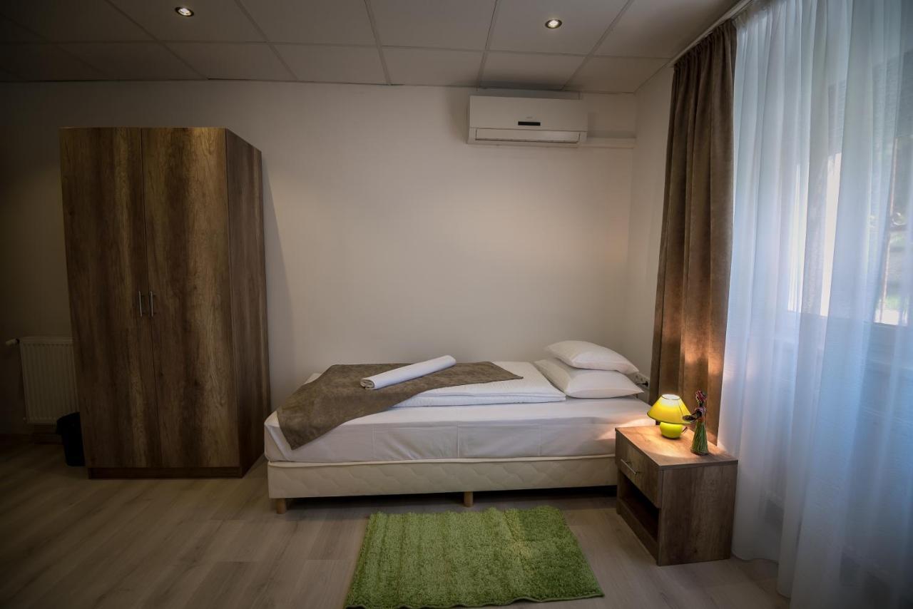 Mokka Apartman Сегед Екстериор снимка