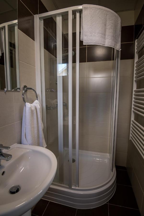 Mokka Apartman Сегед Екстериор снимка