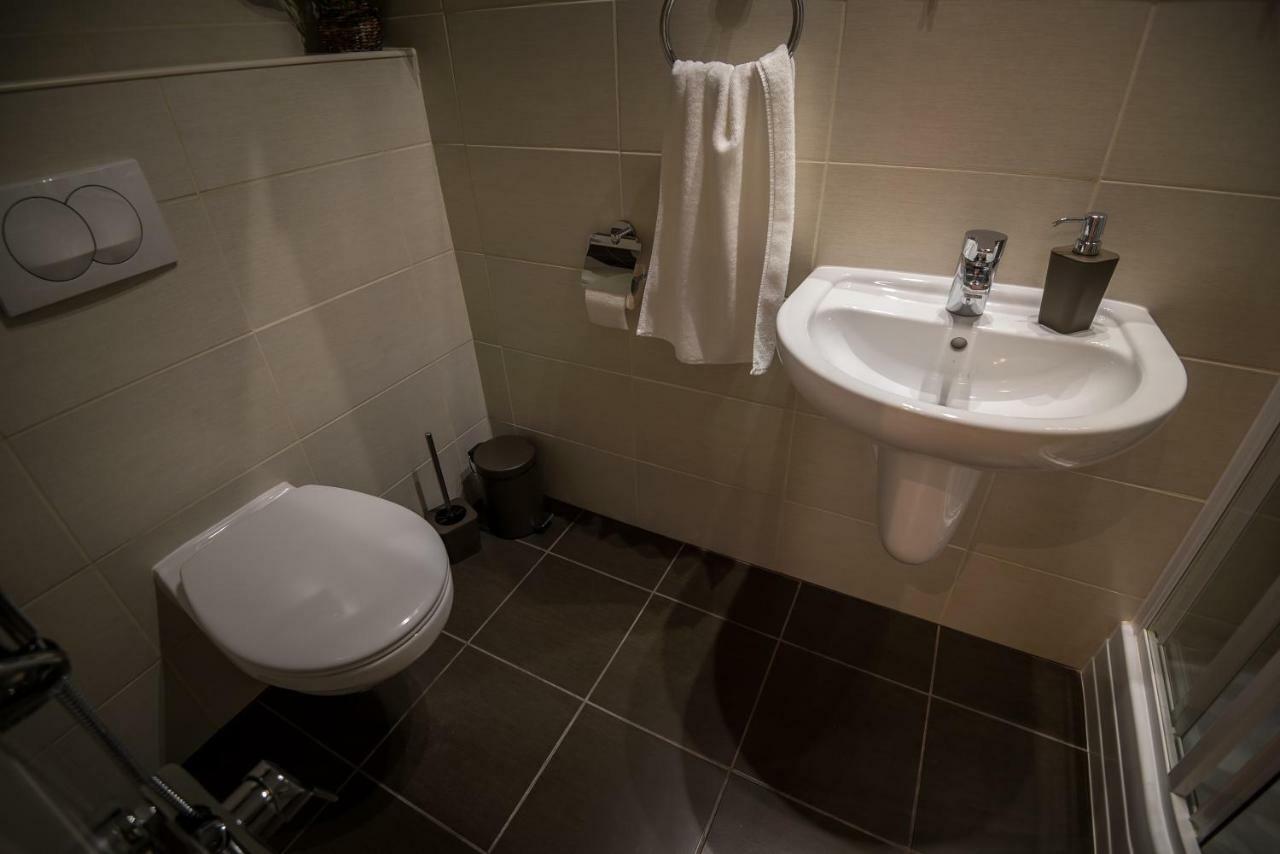 Mokka Apartman Сегед Екстериор снимка
